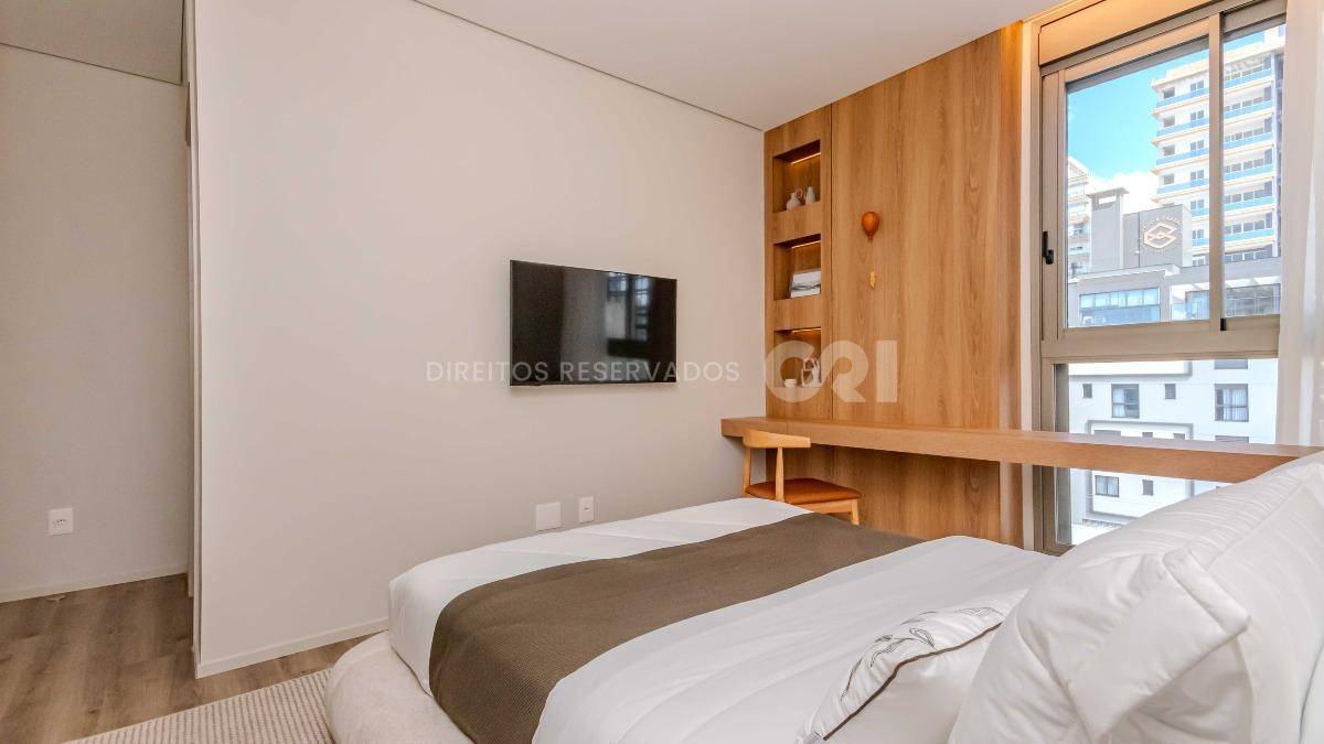 Apartamento Frente Mar com 3 Suítes no Tirreno Residenziale na Praia Brava em Itajaí