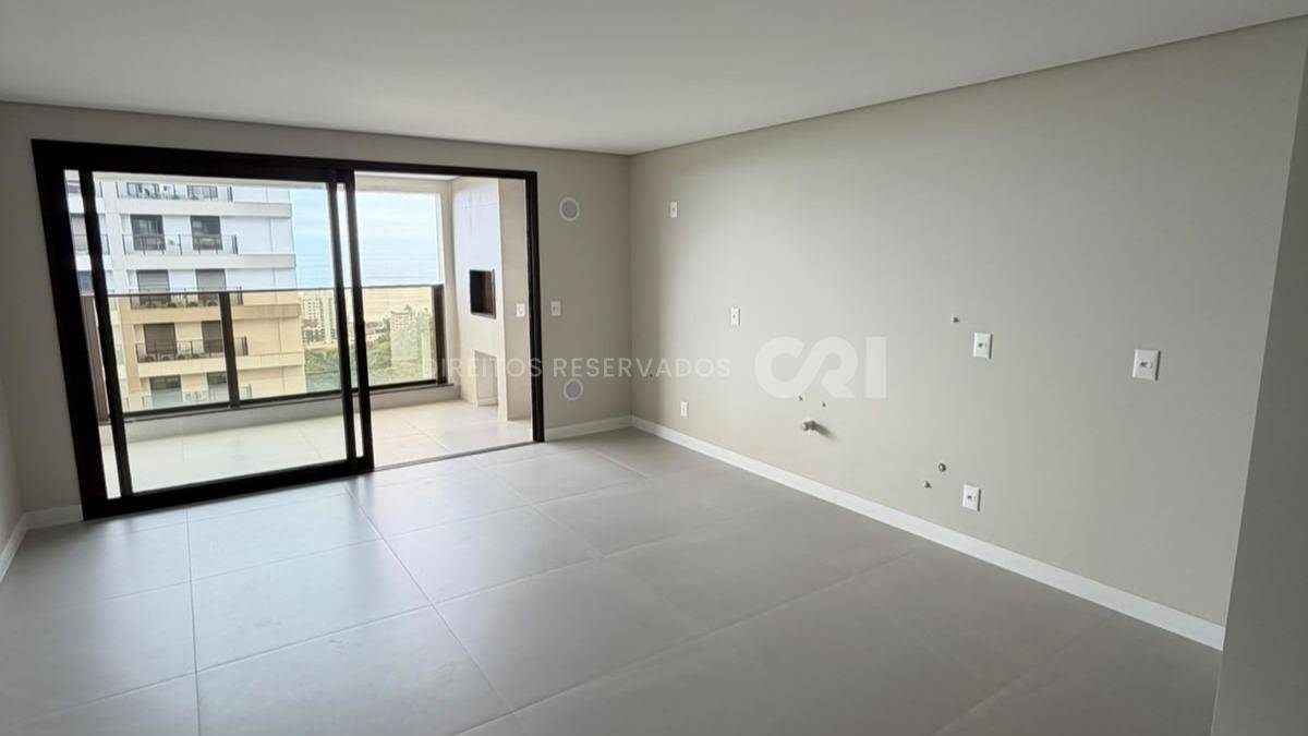 Apartamento com 3 Dormitórios no Edifício Torres da Brava na Praia Brava em Itajaí