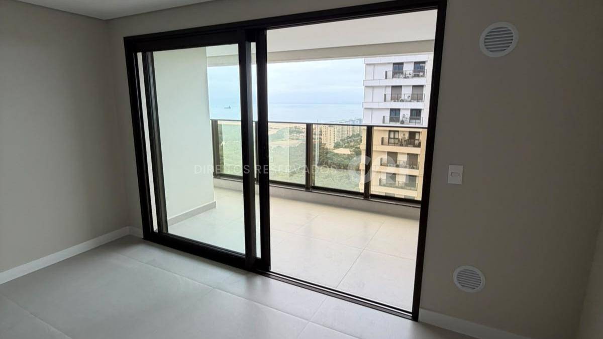Apartamento com 3 Dormitórios no Edifício Torres da Brava na Praia Brava em Itajaí