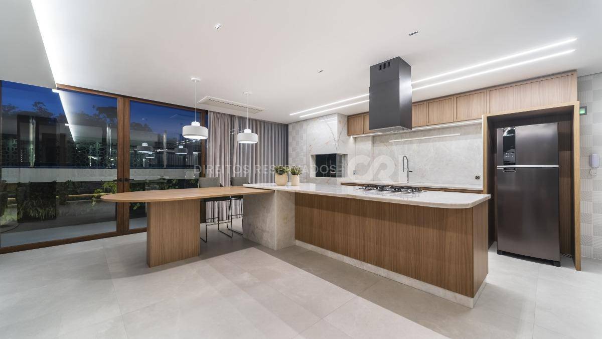 Apartamento com 2 suítes no Edifício Torres da Brava na Praia Brava em Itajaí