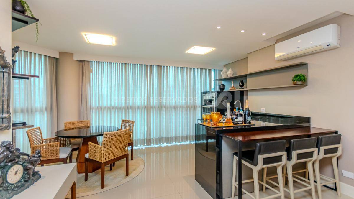 Apartamento com 3 Suítes no Brava Home Resort na Praia Brava em Itajaí