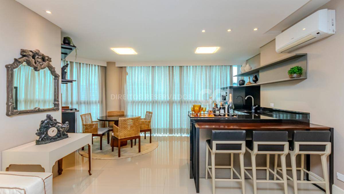 Apartamento com 3 Suítes no Brava Home Resort na Praia Brava em Itajaí