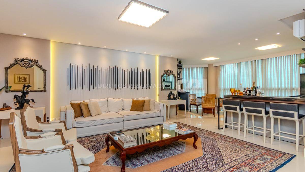 Apartamento com 3 Suítes no Brava Home Resort na Praia Brava em Itajaí