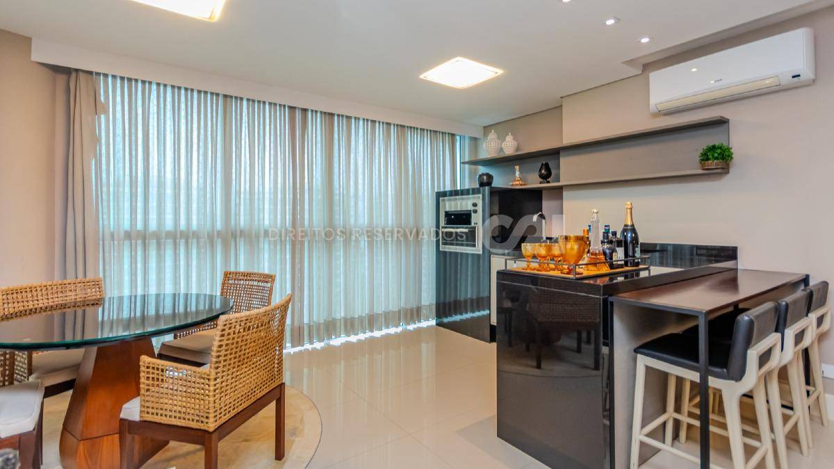 Apartamento com 3 Suítes no Brava Home Resort na Praia Brava em Itajaí