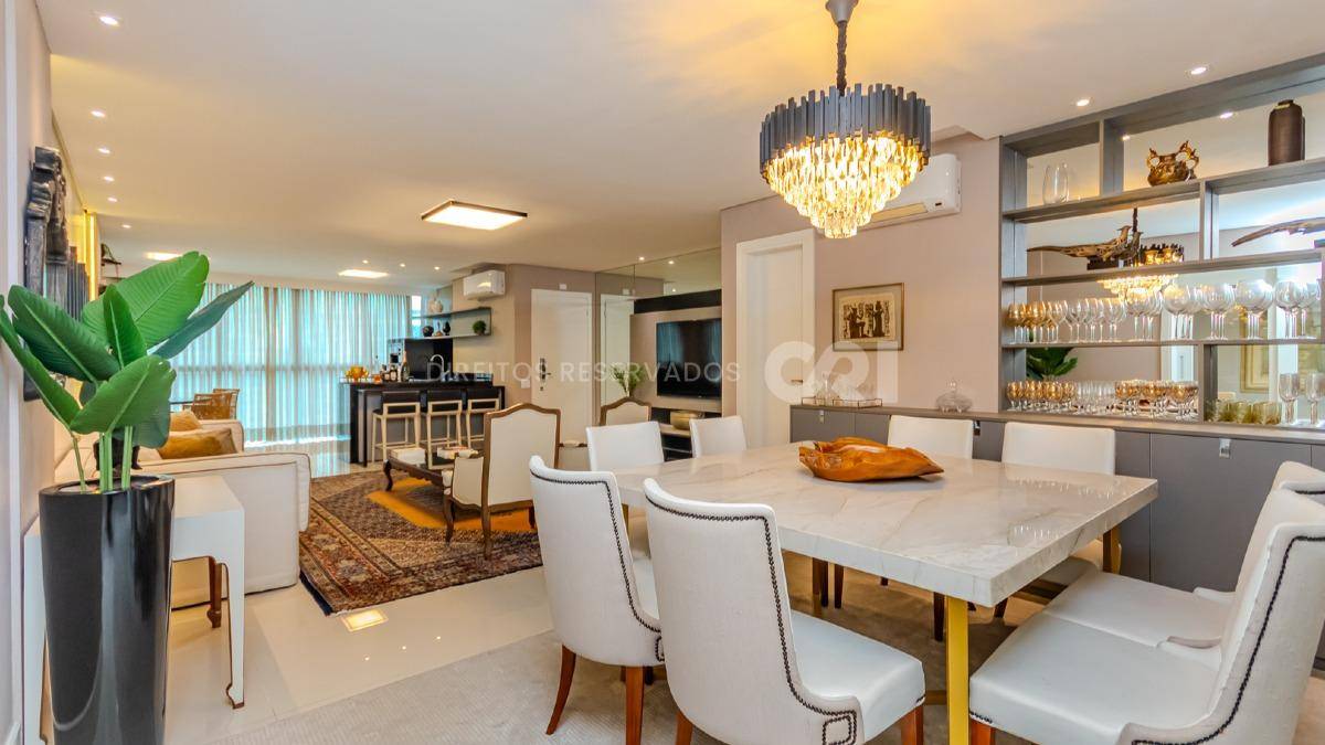 Apartamento com 3 Suítes no Brava Home Resort na Praia Brava em Itajaí