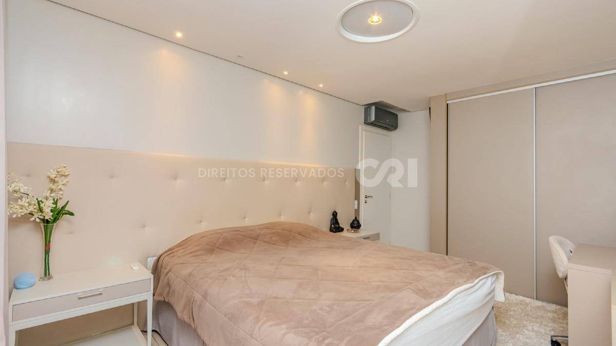 Apartamento com 3 Suítes no Brava Home Resort na Praia Brava em Itajaí
