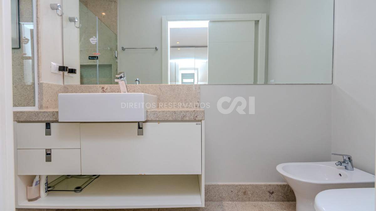 Apartamento com 3 Suítes no Brava Home Resort na Praia Brava em Itajaí