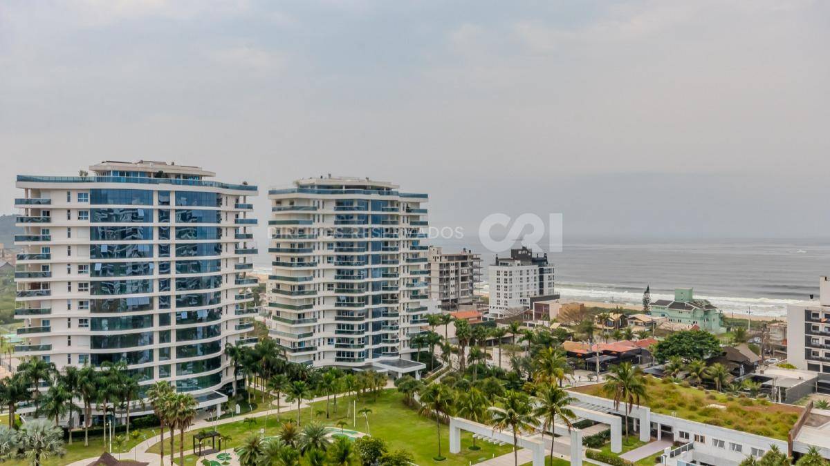 Apartamento com 3 Suítes no Brava Home Resort na Praia Brava em Itajaí
