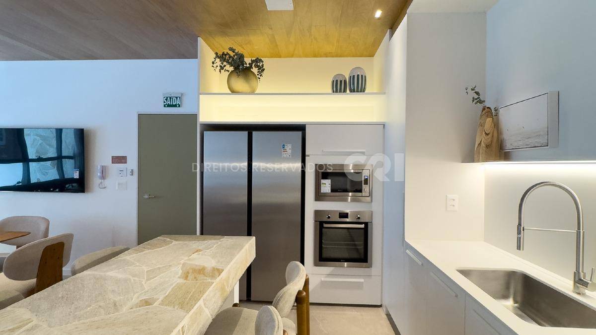 Apartamento com 3 suítes no Edifício DOM no Centro em Balneário Camboriú