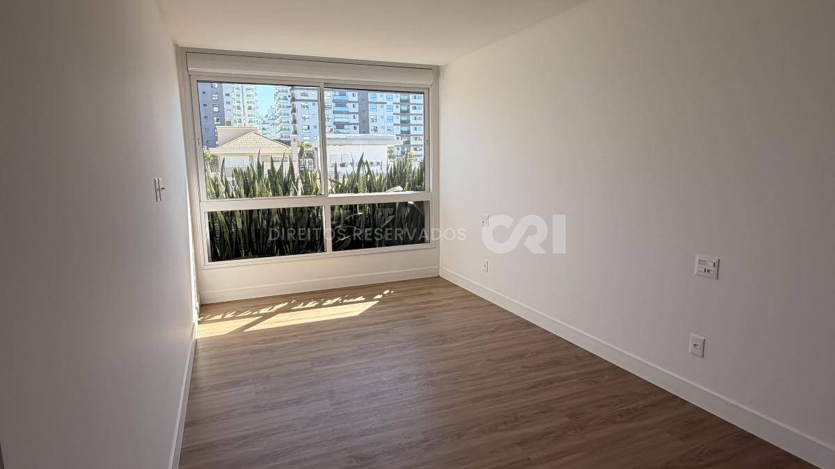 Apartamento com 3 Suítes no Riva Praia Brava em Itajaí