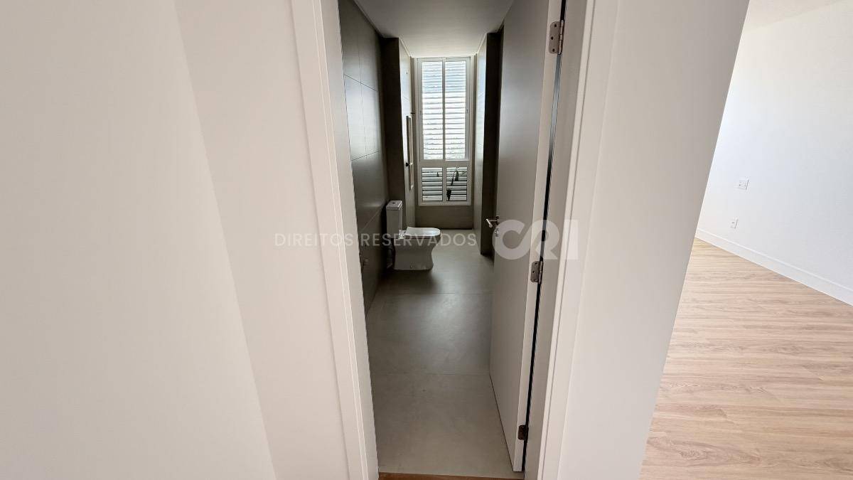 Apartamento com 3 Suítes no Riva Praia Brava em Itajaí