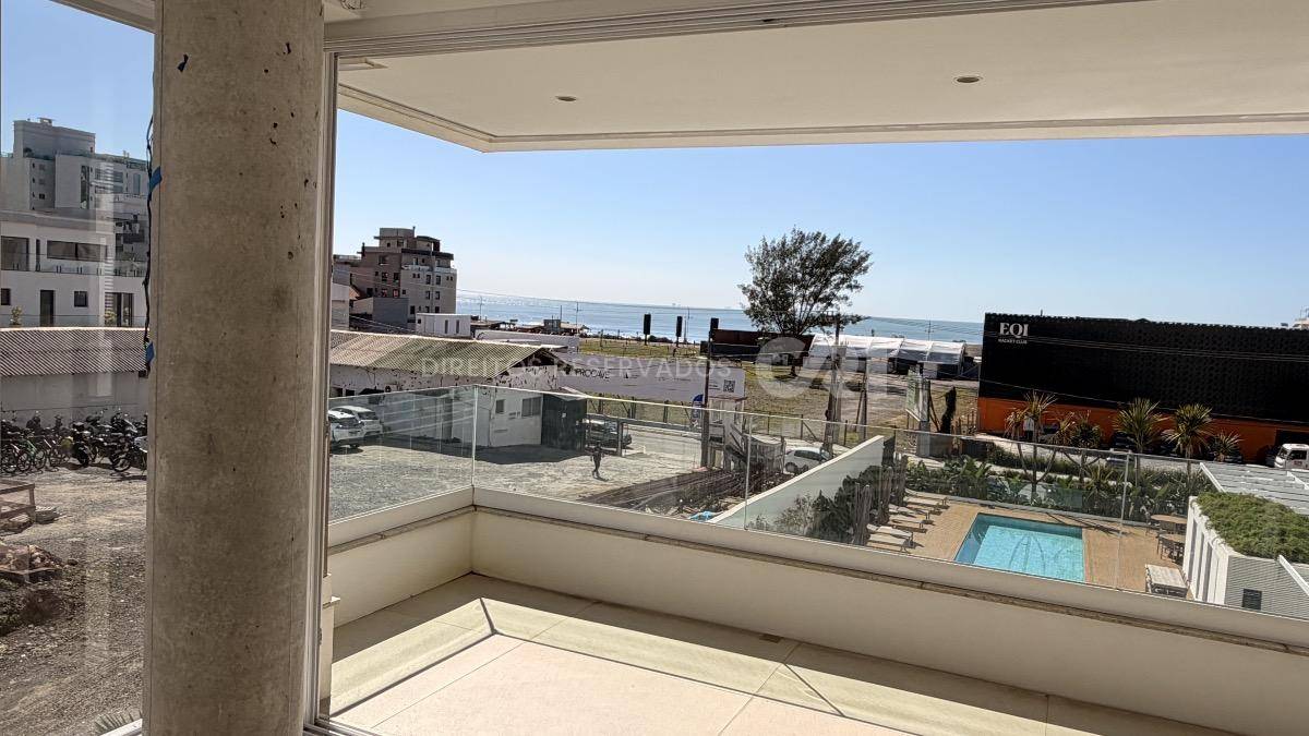 Apartamento com 3 Suítes no Riva Praia Brava em Itajaí