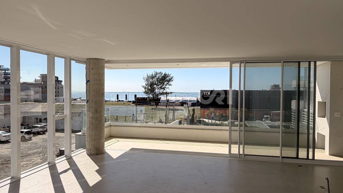 Apartamento com 3 Suítes no Riva Praia Brava em Itajaí