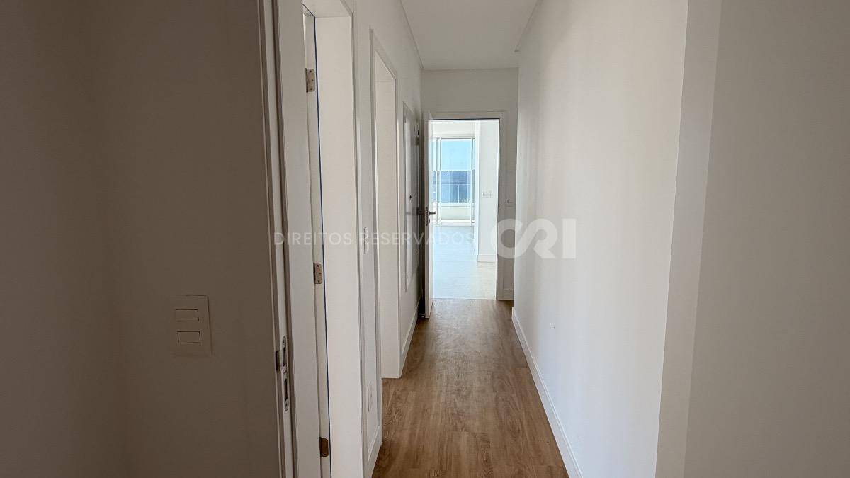 Apartamento com 3 Suítes no Riva Praia Brava em Itajaí