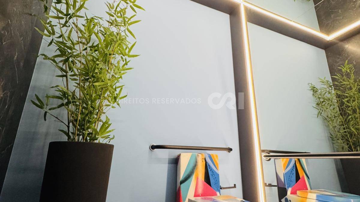 Apartamento com 4 suítes no Shanghai Tower na Meia Praia em Itapema