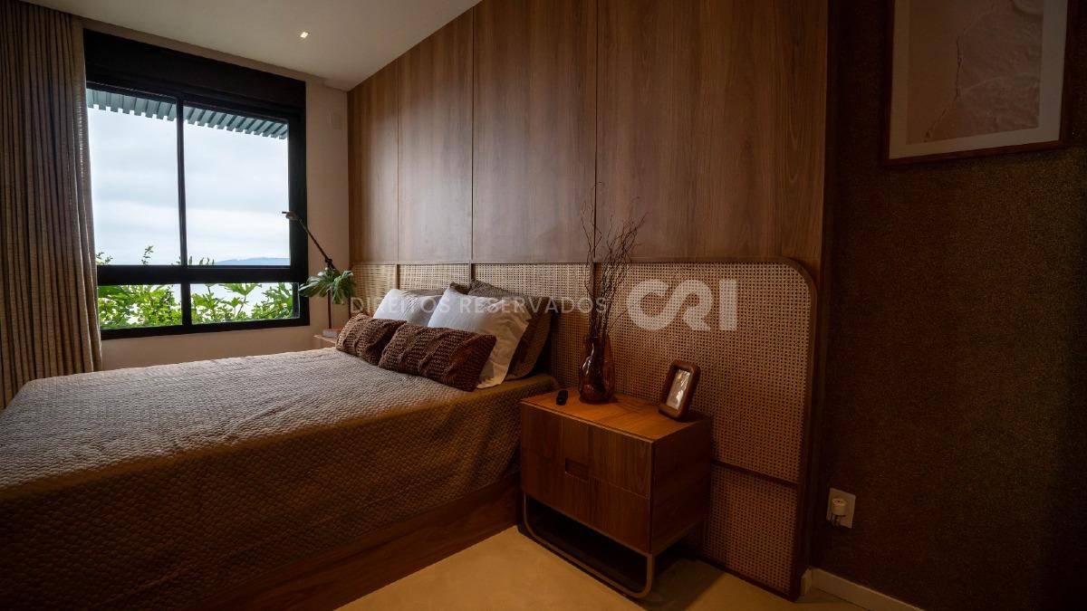 Apartamento com 4 Suítes no Mayfair, Centro de Itapema
