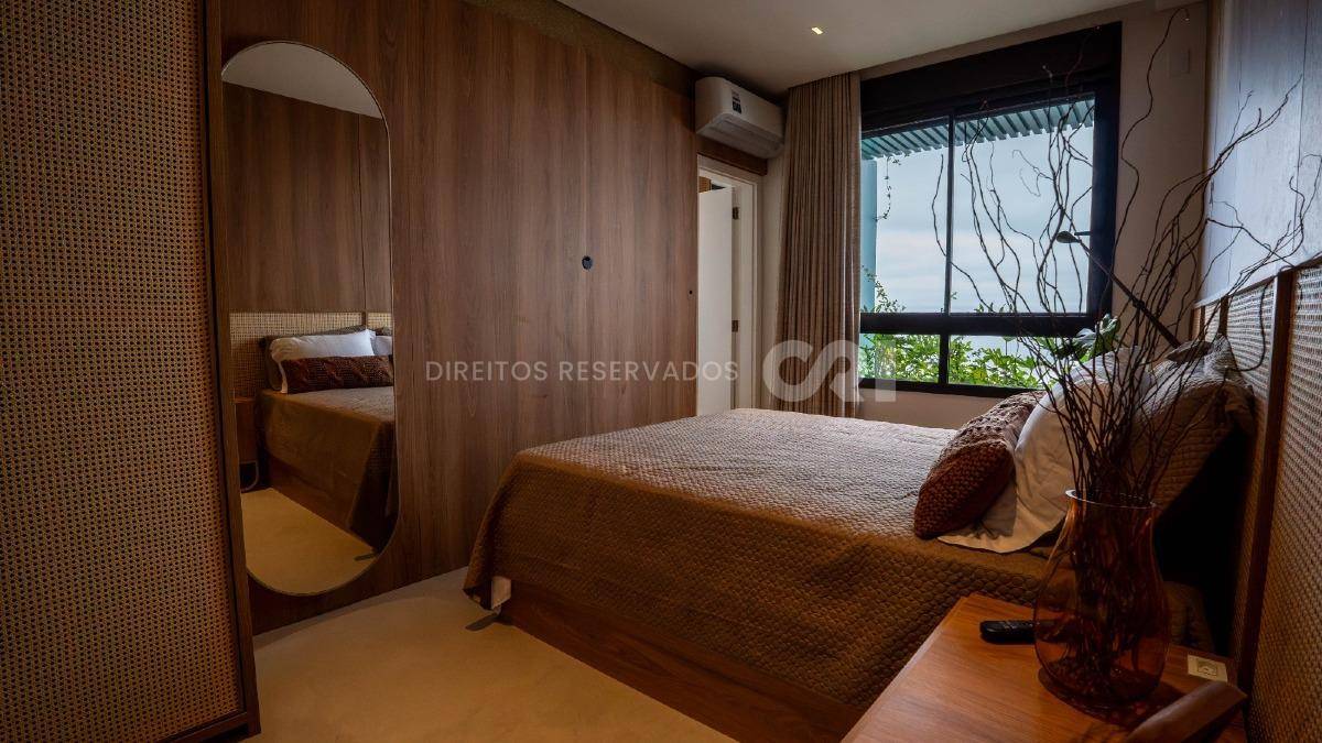 Apartamento com 4 Suítes no Mayfair, Centro de Itapema