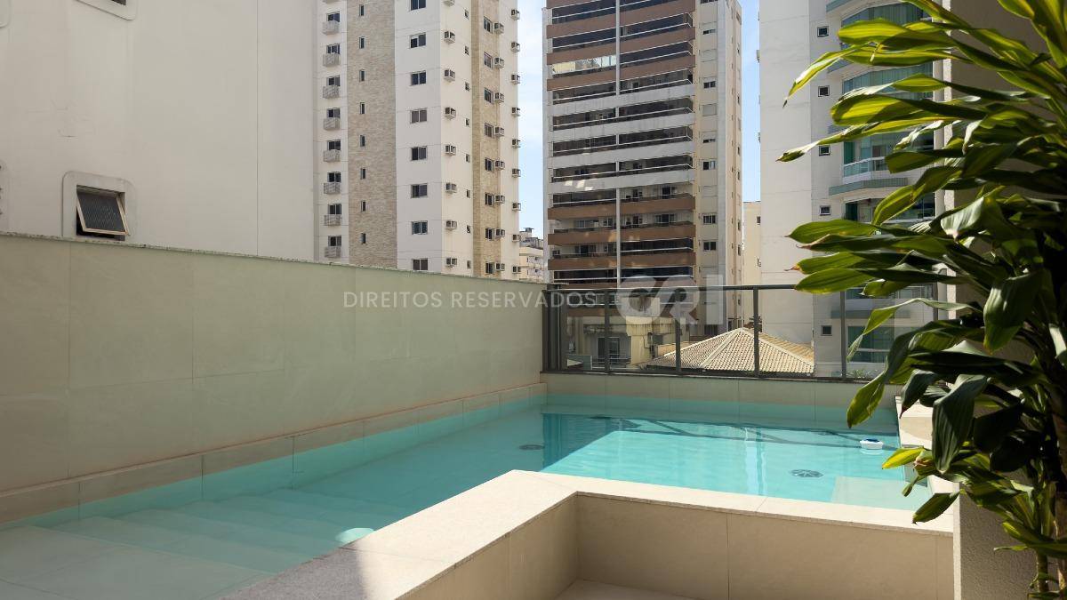 Apartamento com 3 suítes e 2 vagas no Edifício DOM no Centro em Balneário Camboriú