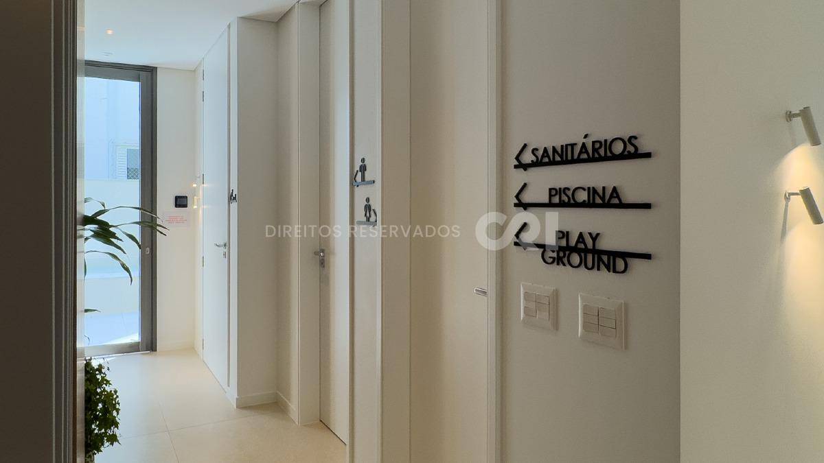 Apartamento com 3 suítes e 2 vagas no Edifício DOM no Centro em Balneário Camboriú