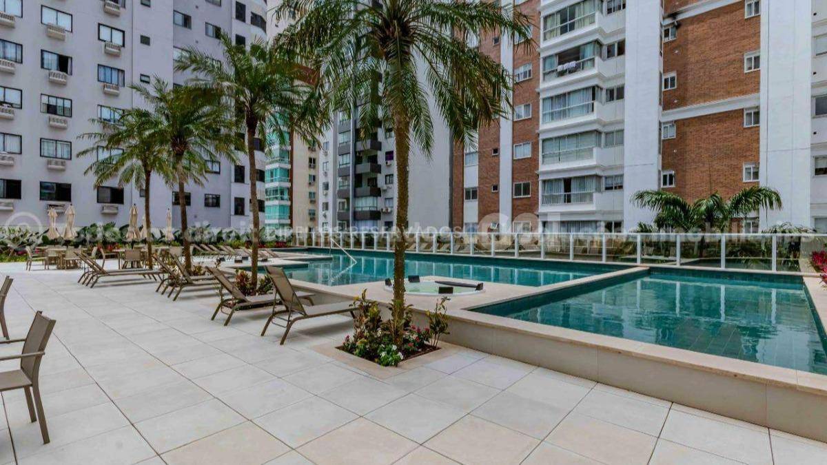 Apartamento com 04 suítes no Grand Place no Centro em Balneário Camboriú