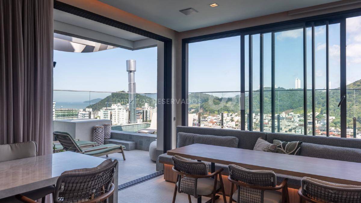Apartamento com 3 Suítes no Brava Sixteen na Praia Brava, Itajaí