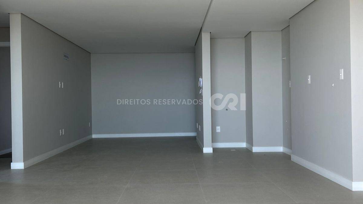 Apartamento com 3 Suítes no Torres da Brava Brisa na Praia Brava em Itajaí