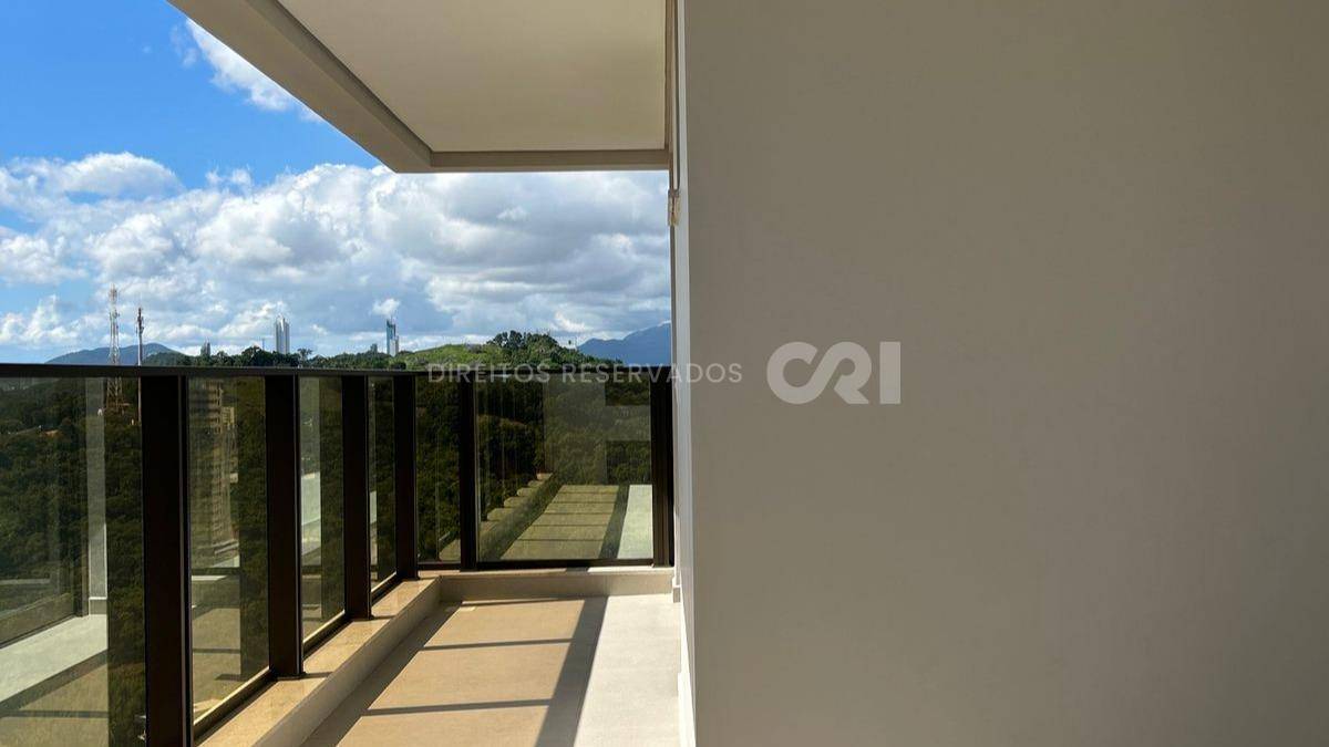 Apartamento com 3 Suítes no Torres da Brava Brisa na Praia Brava em Itajaí