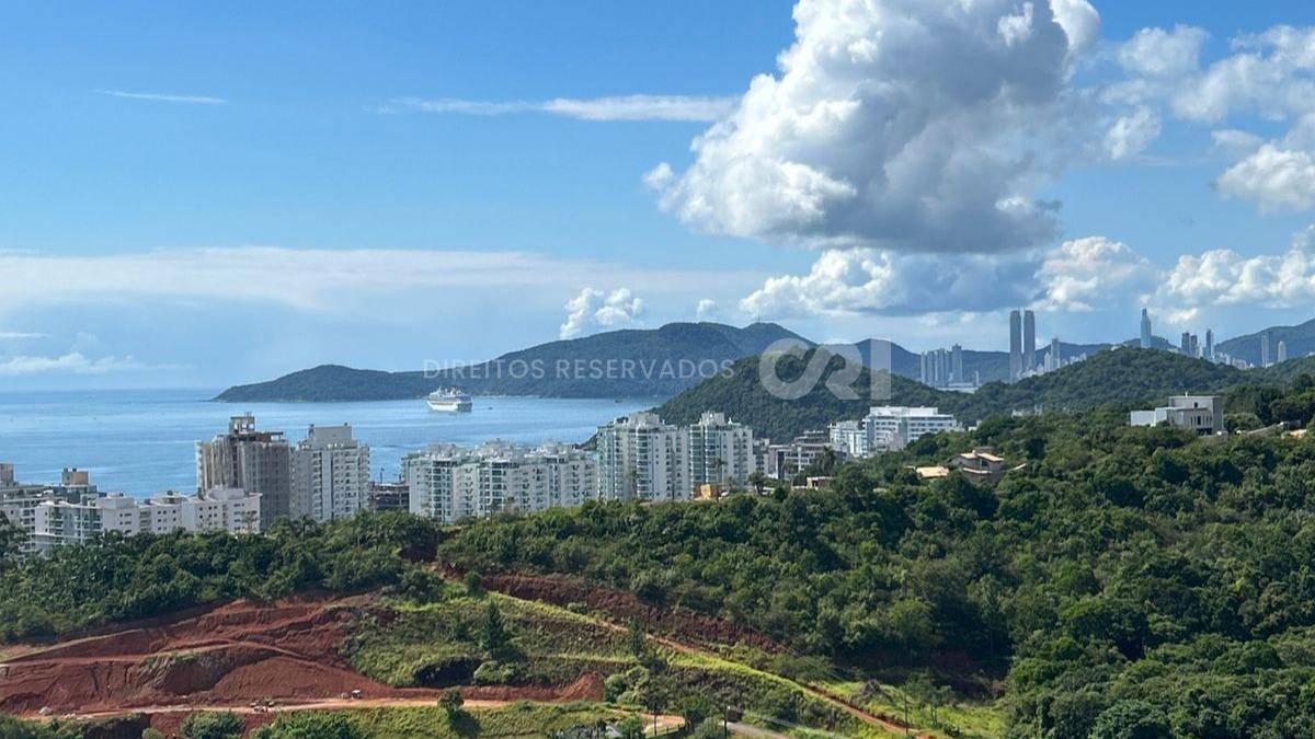 Apartamento com 3 Suítes no Torres da Brava Brisa na Praia Brava em Itajaí