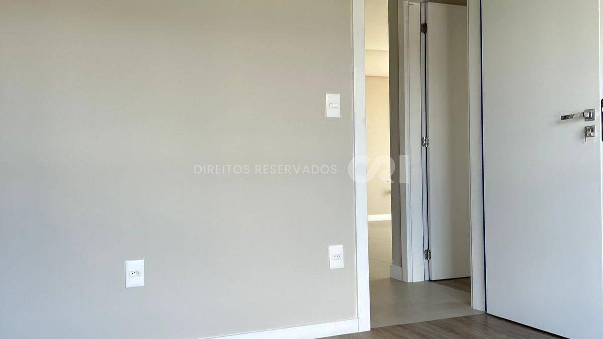 Apartamento com 3 Suítes no Torres da Brava Brisa na Praia Brava em Itajaí