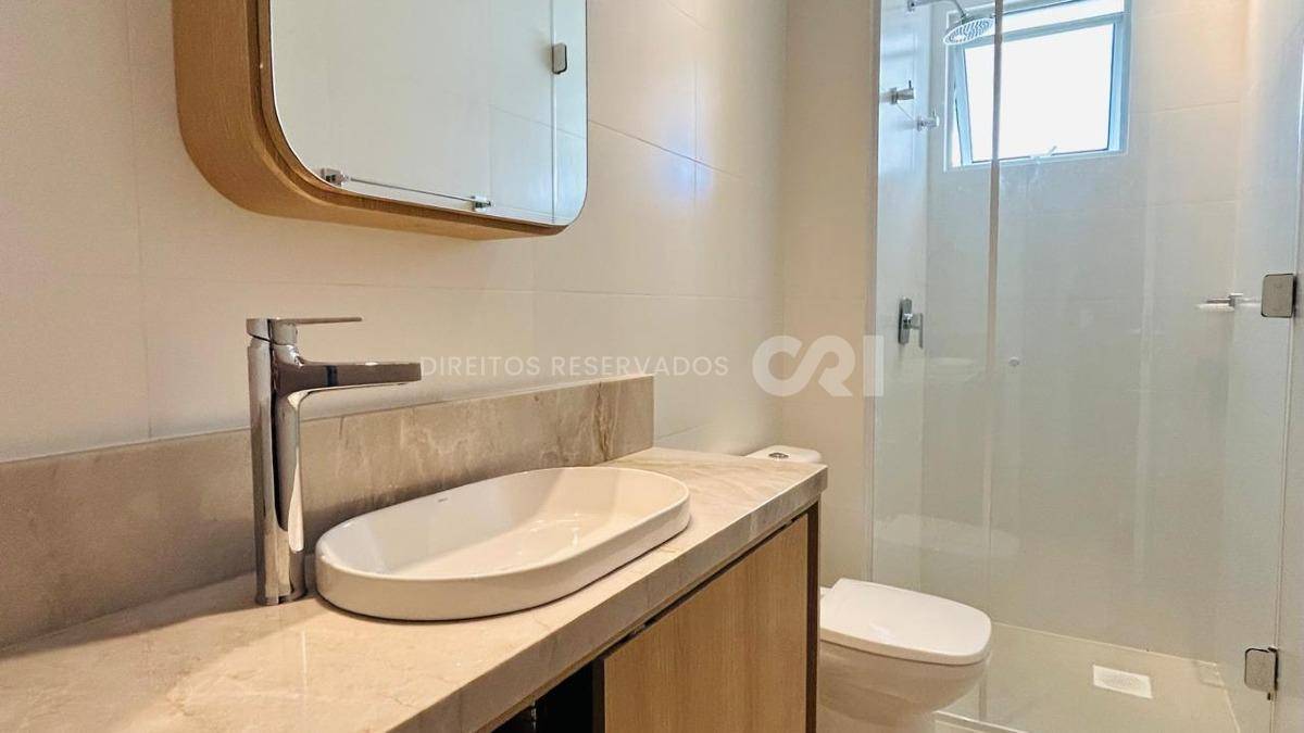 Apartamento Mobiliado com 3 Dormitórios no Edifício DUO na Praia Brava em Itajaí