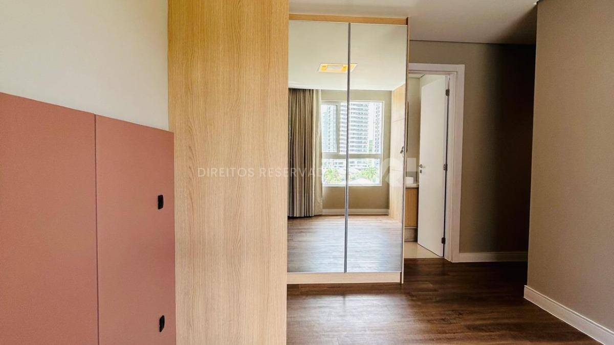 Apartamento Mobiliado com 3 Dormitórios no Edifício DUO na Praia Brava em Itajaí
