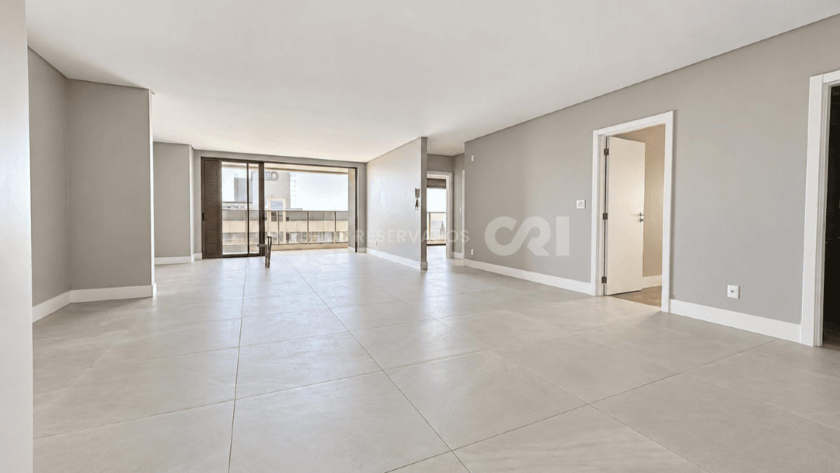 Apartamento com 3 Suítes no Ocean Wind na Praia Brava em Itajaí