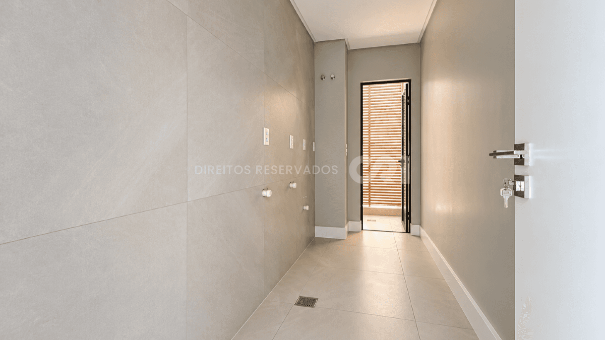 Apartamento com 3 Suítes no Ocean Wind na Praia Brava em Itajaí