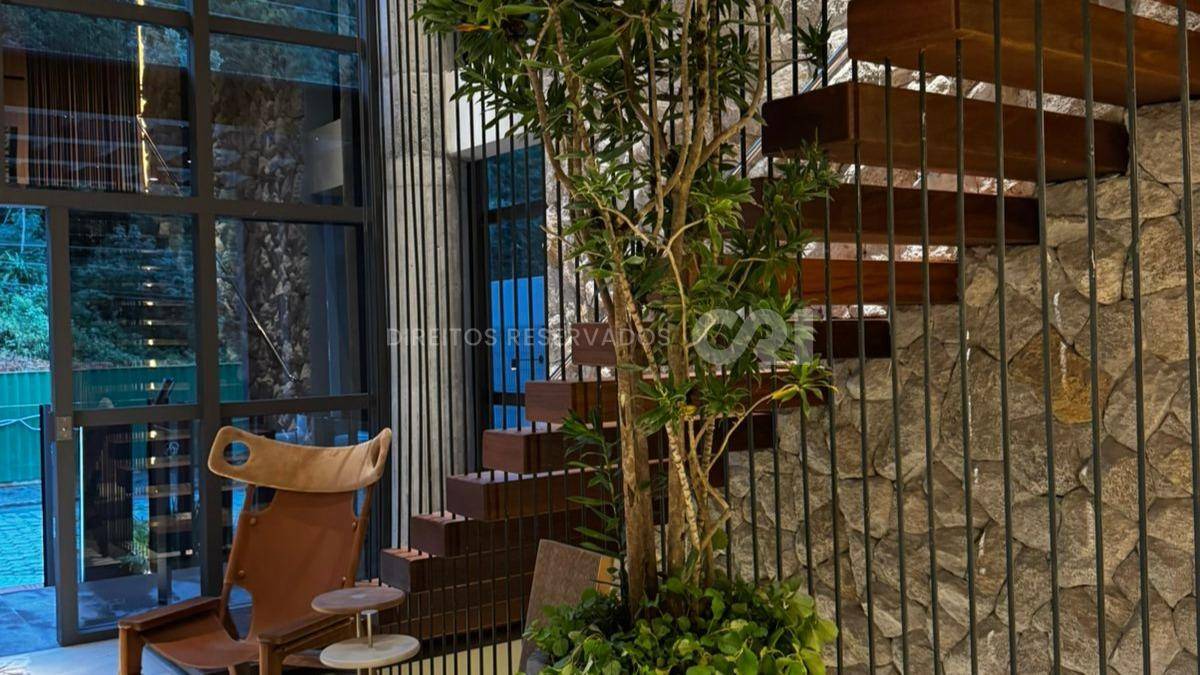 Apartamento com 3 suítes no Brava Sixteen na Praia Brava em Itajaí