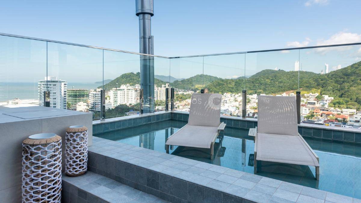 Apartamento com 3 suítes no Brava Sixteen na Praia Brava em Itajaí