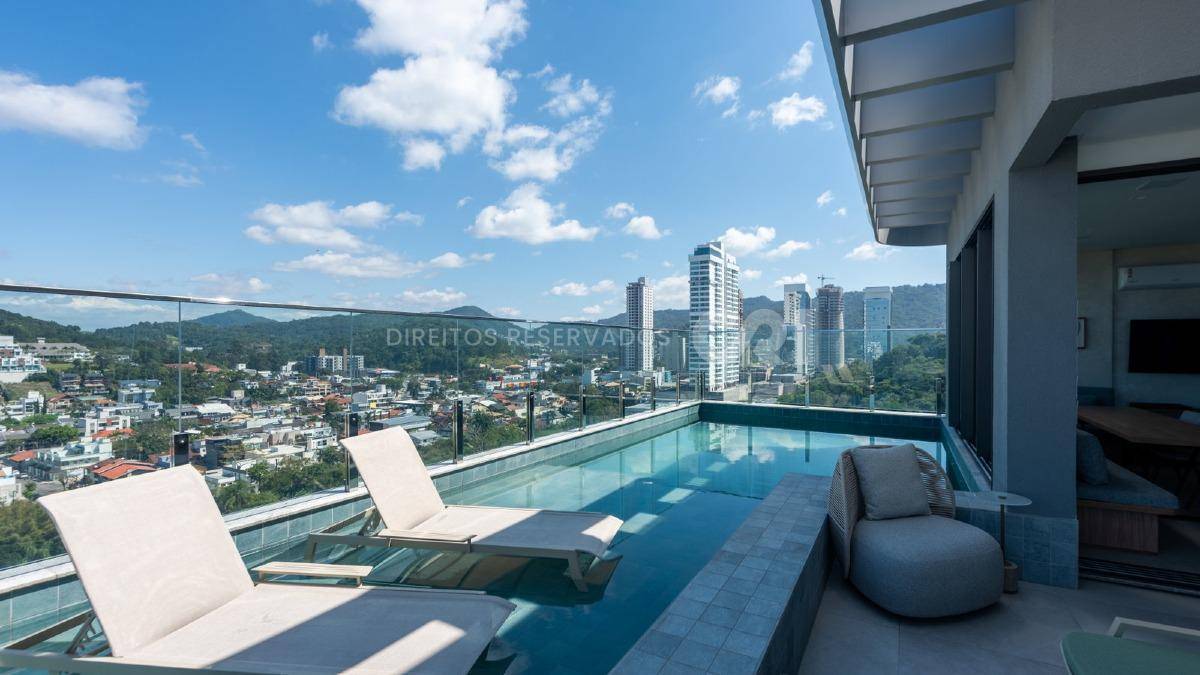 Apartamento com 3 suítes no Brava Sixteen na Praia Brava em Itajaí
