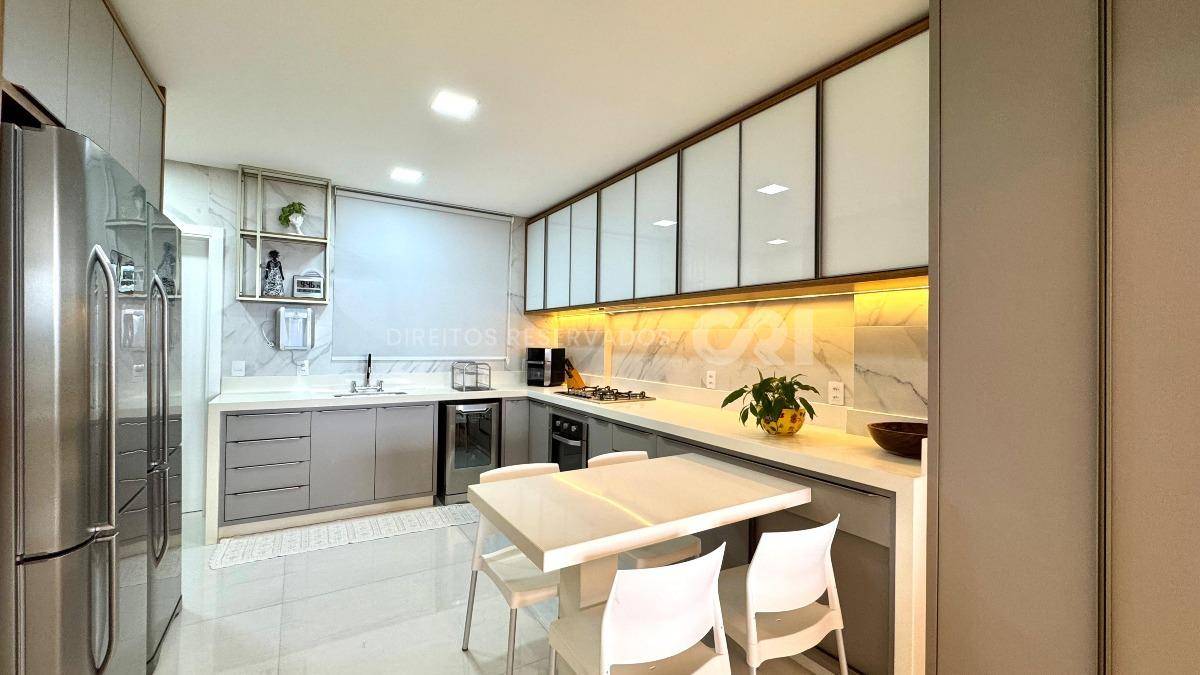 Apartamento com 4 Suítes no Italian no Pioneiros em Balneário Camboriú