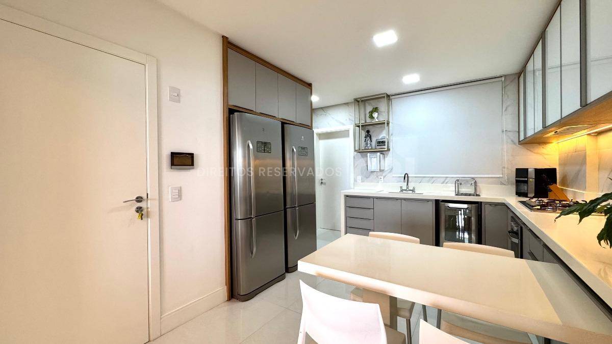 Apartamento com 4 Suítes no Italian no Pioneiros em Balneário Camboriú