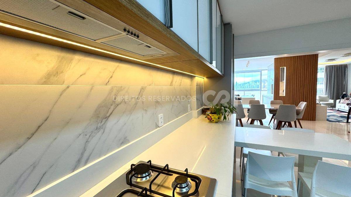 Apartamento com 4 Suítes no Italian no Pioneiros em Balneário Camboriú