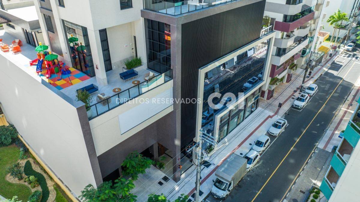 Apartamento com 4 dormitórios sendo 2 suítes no Tesla Residencial no Centro de Balneário Camboriú