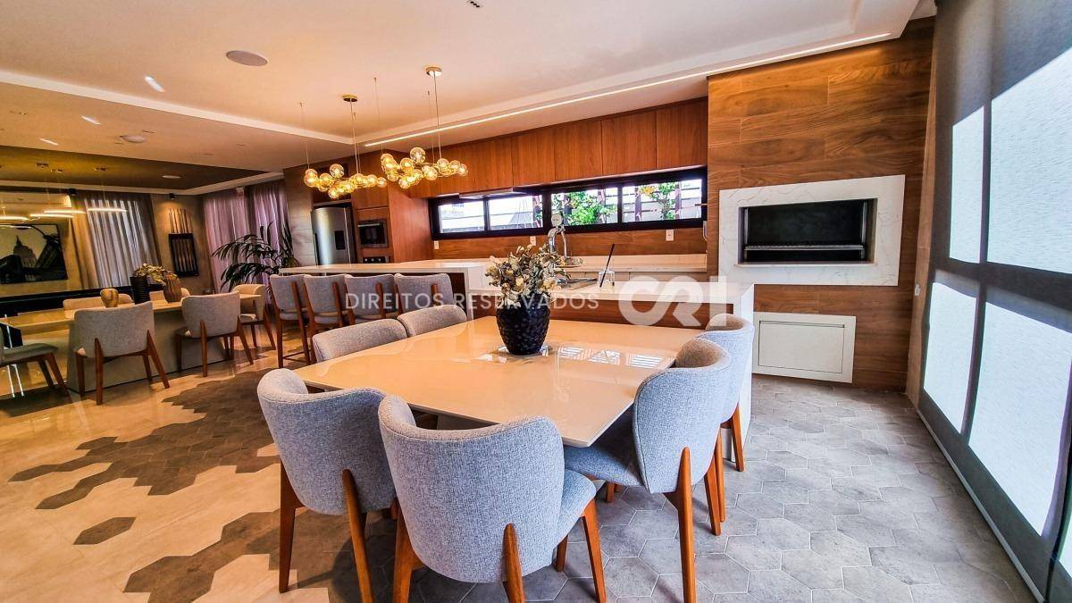Apartamento com 4 dormitórios sendo 2 suítes no Tesla Residencial no Centro de Balneário Camboriú