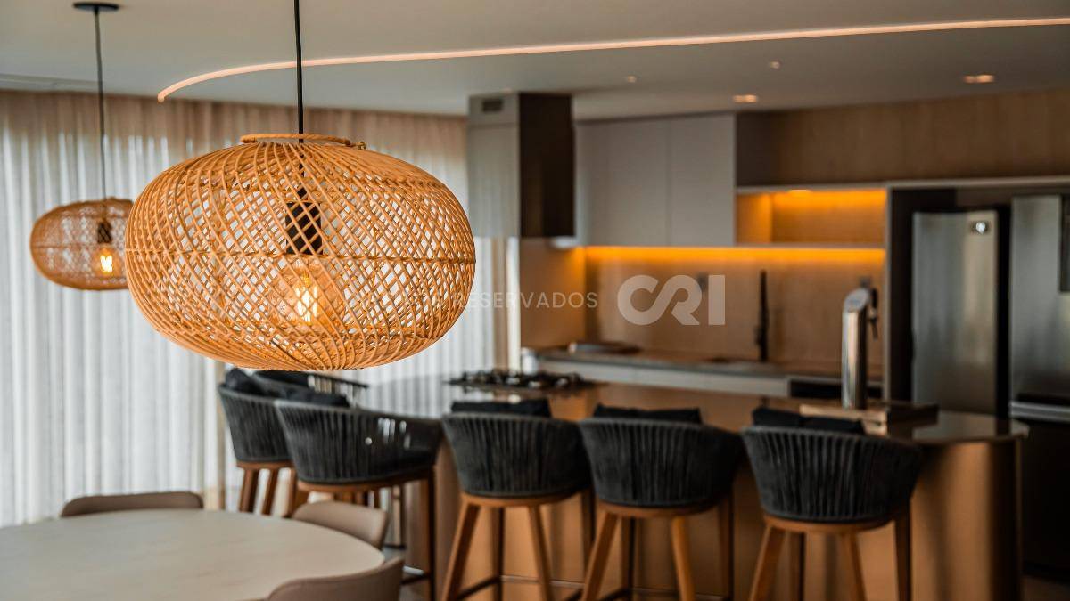 Apartamento com 110m² de 3 dormitórios no Torres da Brava na Praia Brava em Itajaí