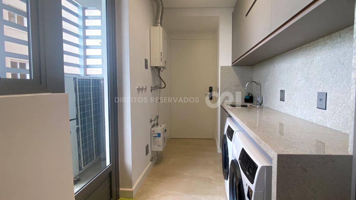 Apartamento Frente Mar com 3 Suítes no Copenhagen na Barra Sul em Balneário Camboriú
