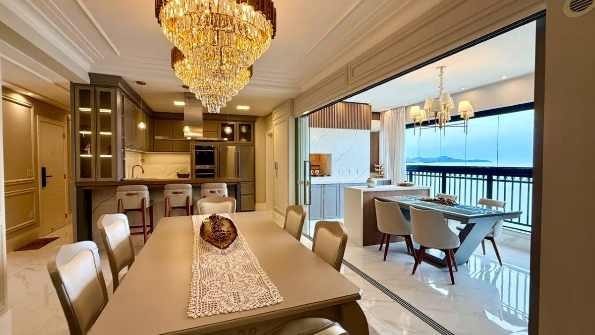 Apartamento frente mar com 4 Suítes no Jardim Europa, Perequê, Porto Belo