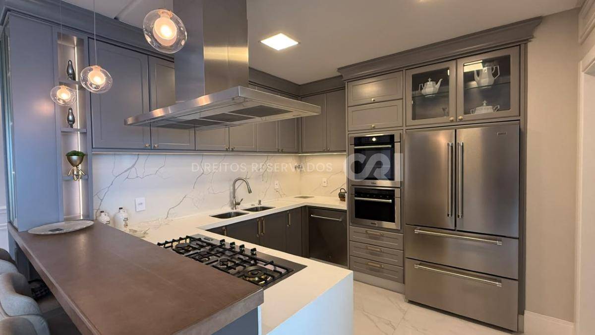 Apartamento frente mar com 4 Suítes no Jardim Europa, Perequê, Porto Belo