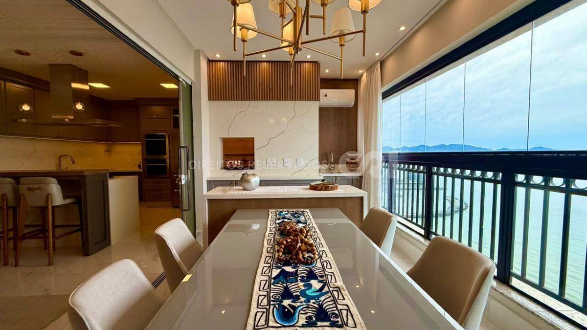 Apartamento frente mar com 4 Suítes no Jardim Europa, Perequê, Porto Belo