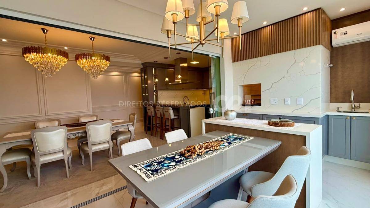 Apartamento frente mar com 4 Suítes no Jardim Europa, Perequê, Porto Belo