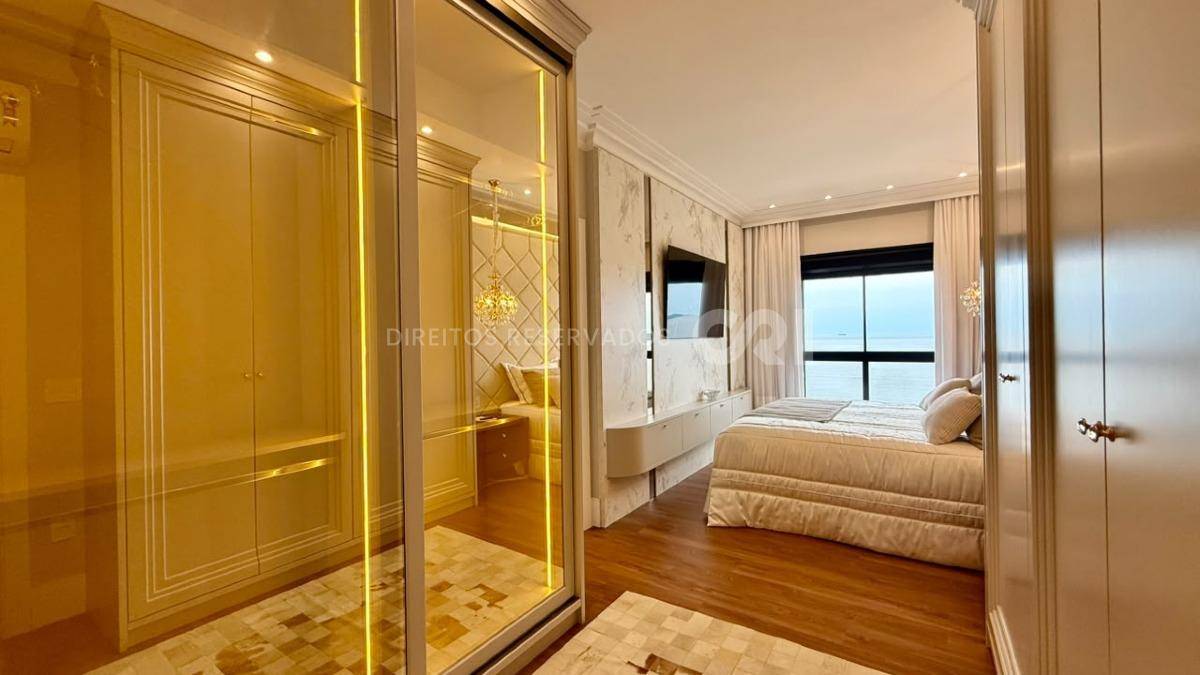 Apartamento frente mar com 4 Suítes no Jardim Europa, Perequê, Porto Belo