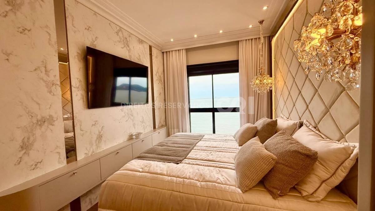 Apartamento frente mar com 4 Suítes no Jardim Europa, Perequê, Porto Belo