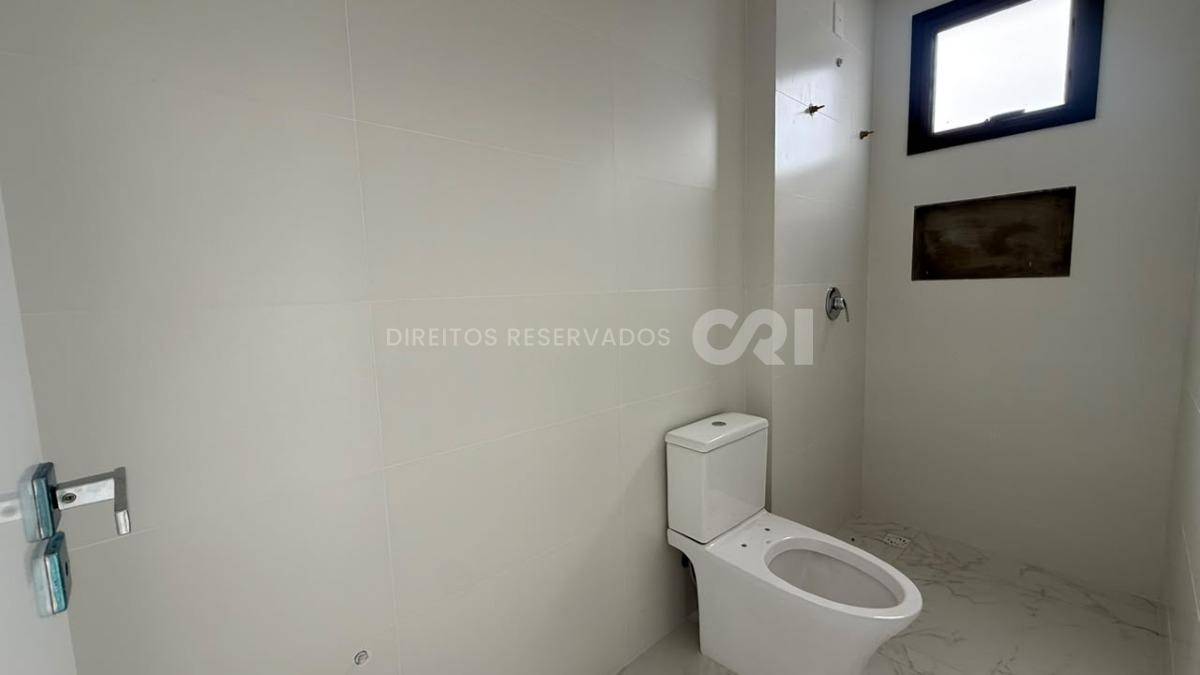 Apartamento no Edifício Beach Tower com 2 suítes em Balneário Perequê, Porto Belo